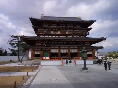 薬師寺の本殿・本堂