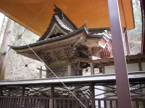 軍刀利神社の本殿