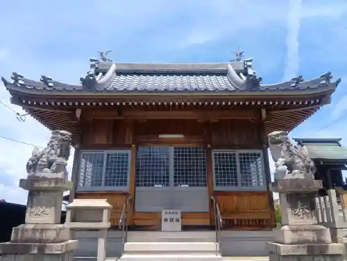 白髭神社の{uncategorized: "未分類", other: "その他", undefined: "問題あり", building: "その他建物", grave: "お墓", sacred_gate: "鳥居", guardian: "狛犬", statue: "像", buddha: "仏像", history: "歴史", nature: "自然", garden: "庭園", animal: "動物", pagoda: "塔", temizu: "手水舎", mountain_gate: "山門・神門", sanctuary: "本殿・本堂", subordinate: "末社・摂社", art: "芸術", scenery: "景色", jizo: "地蔵", ema: "絵馬", goshuin: "御朱印", omikuji: "おみくじ", items: "授与品その他", amulet: "お守り", goshuincho: "御朱印帳", eats: "食事", festival: "お祭り", votive_dance: "神楽", shichigosan: "七五三参", wedding: "結婚式", experience: "体験その他", initially: "初詣", around: "周辺", anti_infection: "感染症対策"}
