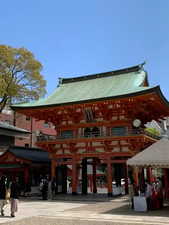 生田神社の山門・神門