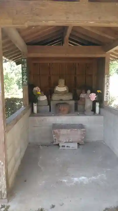 高座石寺の地蔵