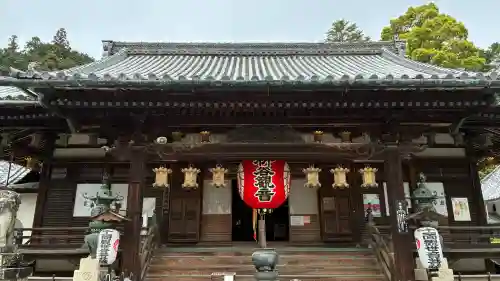 柳谷観音　楊谷寺の{uncategorized: "未分類", other: "その他", undefined: "問題あり", building: "その他建物", grave: "お墓", sacred_gate: "鳥居", guardian: "狛犬", statue: "像", buddha: "仏像", history: "歴史", nature: "自然", garden: "庭園", animal: "動物", pagoda: "塔", temizu: "手水舎", mountain_gate: "山門・神門", sanctuary: "本殿・本堂", subordinate: "末社・摂社", art: "芸術", scenery: "景色", jizo: "地蔵", ema: "絵馬", goshuin: "御朱印", omikuji: "おみくじ", items: "授与品その他", amulet: "お守り", goshuincho: "御朱印帳", eats: "食事", festival: "お祭り", votive_dance: "神楽", shichigosan: "七五三参", wedding: "結婚式", experience: "体験その他", initially: "初詣", around: "周辺", anti_infection: "感染症対策"}