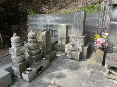 大寳寺の{uncategorized: "未分類", other: "その他", undefined: "問題あり", building: "その他建物", grave: "お墓", sacred_gate: "鳥居", guardian: "狛犬", statue: "像", buddha: "仏像", history: "歴史", nature: "自然", garden: "庭園", animal: "動物", pagoda: "塔", temizu: "手水舎", mountain_gate: "山門・神門", sanctuary: "本殿・本堂", subordinate: "末社・摂社", art: "芸術", scenery: "景色", jizo: "地蔵", ema: "絵馬", goshuin: "御朱印", omikuji: "おみくじ", items: "授与品その他", amulet: "お守り", goshuincho: "御朱印帳", eats: "食事", festival: "お祭り", votive_dance: "神楽", shichigosan: "七五三参", wedding: "結婚式", experience: "体験その他", initially: "初詣", around: "周辺", anti_infection: "感染症対策"}
