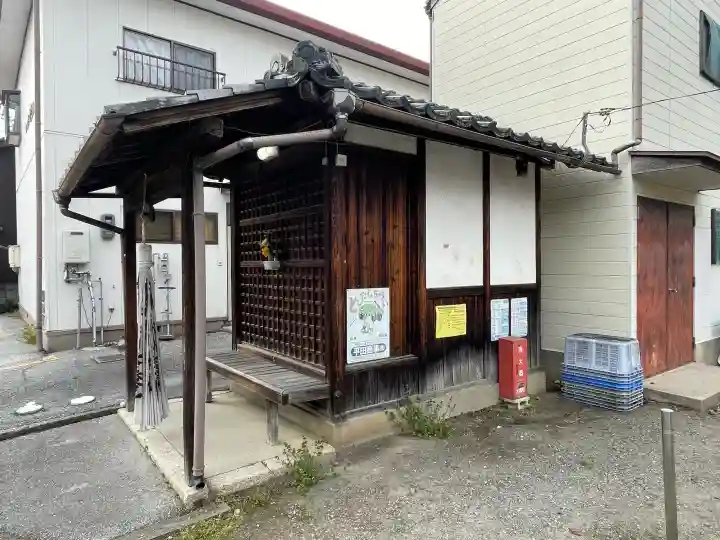 大橋町地蔵尊の{uncategorized: "未分類", other: "その他", undefined: "問題あり", building: "その他建物", grave: "お墓", sacred_gate: "鳥居", guardian: "狛犬", statue: "像", buddha: "仏像", history: "歴史", nature: "自然", garden: "庭園", animal: "動物", pagoda: "塔", temizu: "手水舎", mountain_gate: "山門・神門", sanctuary: "本殿・本堂", subordinate: "末社・摂社", art: "芸術", scenery: "景色", jizo: "地蔵", ema: "絵馬", goshuin: "御朱印", omikuji: "おみくじ", items: "授与品その他", amulet: "お守り", goshuincho: "御朱印帳", eats: "食事", festival: "お祭り", votive_dance: "神楽", shichigosan: "七五三参", wedding: "結婚式", experience: "体験その他", initially: "初詣", around: "周辺", anti_infection: "感染症対策"}
