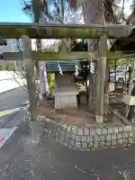 南通町稲荷(仮称)の{uncategorized: "未分類", other: "その他", undefined: "問題あり", building: "その他建物", grave: "お墓", sacred_gate: "鳥居", guardian: "狛犬", statue: "像", buddha: "仏像", history: "歴史", nature: "自然", garden: "庭園", animal: "動物", pagoda: "塔", temizu: "手水舎", mountain_gate: "山門・神門", sanctuary: "本殿・本堂", subordinate: "末社・摂社", art: "芸術", scenery: "景色", jizo: "地蔵", ema: "絵馬", goshuin: "御朱印", omikuji: "おみくじ", items: "授与品その他", amulet: "お守り", goshuincho: "御朱印帳", eats: "食事", festival: "お祭り", votive_dance: "神楽", shichigosan: "七五三参", wedding: "結婚式", experience: "体験その他", initially: "初詣", around: "周辺", anti_infection: "感染症対策"}