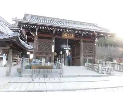 清水寺の山門・神門