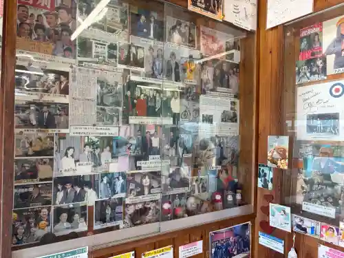 舘山寺の{uncategorized: "未分類", other: "その他", undefined: "問題あり", building: "その他建物", grave: "お墓", sacred_gate: "鳥居", guardian: "狛犬", statue: "像", buddha: "仏像", history: "歴史", nature: "自然", garden: "庭園", animal: "動物", pagoda: "塔", temizu: "手水舎", mountain_gate: "山門・神門", sanctuary: "本殿・本堂", subordinate: "末社・摂社", art: "芸術", scenery: "景色", jizo: "地蔵", ema: "絵馬", goshuin: "御朱印", omikuji: "おみくじ", items: "授与品その他", amulet: "お守り", goshuincho: "御朱印帳", eats: "食事", festival: "お祭り", votive_dance: "神楽", shichigosan: "七五三参", wedding: "結婚式", experience: "体験その他", initially: "初詣", around: "周辺", anti_infection: "感染症対策"}