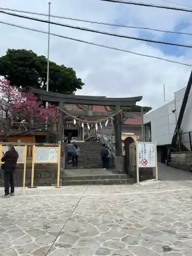 普天満宮の{uncategorized: "未分類", other: "その他", undefined: "問題あり", building: "その他建物", grave: "お墓", sacred_gate: "鳥居", guardian: "狛犬", statue: "像", buddha: "仏像", history: "歴史", nature: "自然", garden: "庭園", animal: "動物", pagoda: "塔", temizu: "手水舎", mountain_gate: "山門・神門", sanctuary: "本殿・本堂", subordinate: "末社・摂社", art: "芸術", scenery: "景色", jizo: "地蔵", ema: "絵馬", goshuin: "御朱印", omikuji: "おみくじ", items: "授与品その他", amulet: "お守り", goshuincho: "御朱印帳", eats: "食事", festival: "お祭り", votive_dance: "神楽", shichigosan: "七五三参", wedding: "結婚式", experience: "体験その他", initially: "初詣", around: "周辺", anti_infection: "感染症対策"}