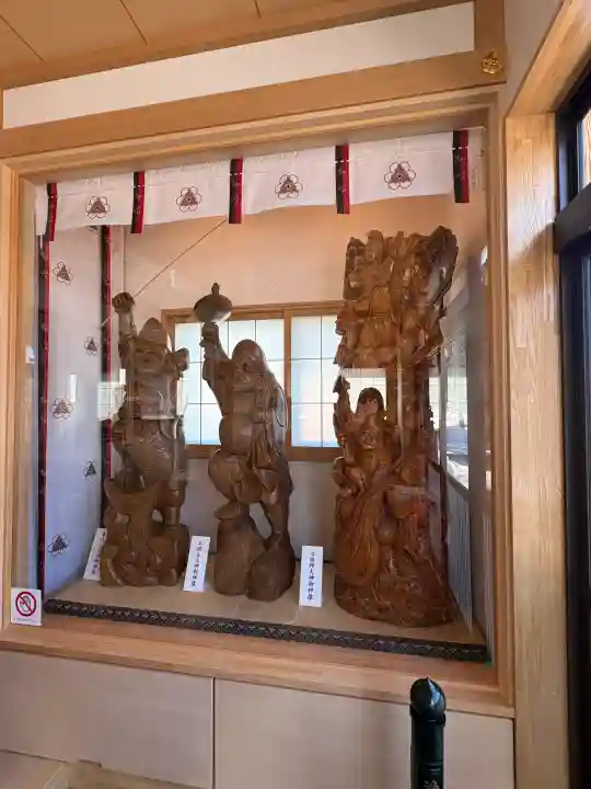福徳御嶽神社(出雲大社新十津川分院境内社)の{uncategorized: "未分類", other: "その他", undefined: "問題あり", building: "その他建物", grave: "お墓", sacred_gate: "鳥居", guardian: "狛犬", statue: "像", buddha: "仏像", history: "歴史", nature: "自然", garden: "庭園", animal: "動物", pagoda: "塔", temizu: "手水舎", mountain_gate: "山門・神門", sanctuary: "本殿・本堂", subordinate: "末社・摂社", art: "芸術", scenery: "景色", jizo: "地蔵", ema: "絵馬", goshuin: "御朱印", omikuji: "おみくじ", items: "授与品その他", amulet: "お守り", goshuincho: "御朱印帳", eats: "食事", festival: "お祭り", votive_dance: "神楽", shichigosan: "七五三参", wedding: "結婚式", experience: "体験その他", initially: "初詣", around: "周辺", anti_infection: "感染症対策"}