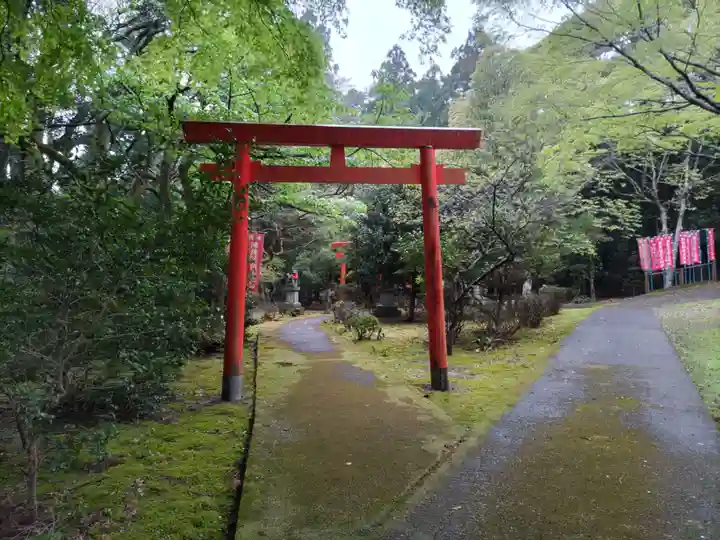朝熊稲荷大明神の鳥居