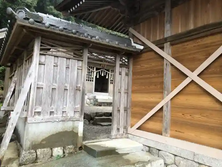 菟上神社の本殿・本堂