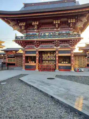 大杉神社の山門