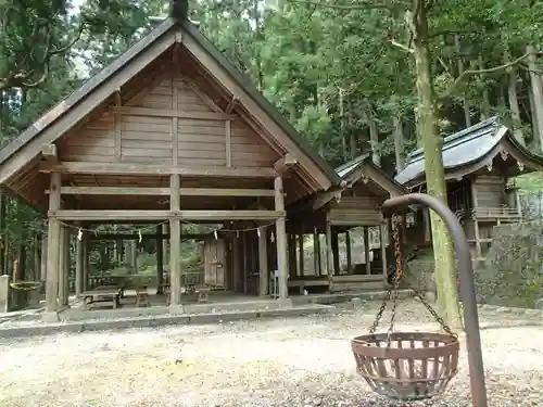 恵那神社の本殿