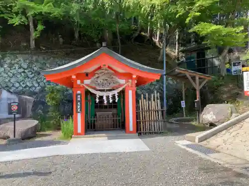 金櫻神社の{uncategorized: "未分類", other: "その他", undefined: "問題あり", building: "その他建物", grave: "お墓", sacred_gate: "鳥居", guardian: "狛犬", statue: "像", buddha: "仏像", history: "歴史", nature: "自然", garden: "庭園", animal: "動物", pagoda: "塔", temizu: "手水舎", mountain_gate: "山門・神門", sanctuary: "本殿・本堂", subordinate: "末社・摂社", art: "芸術", scenery: "景色", jizo: "地蔵", ema: "絵馬", goshuin: "御朱印", omikuji: "おみくじ", items: "授与品その他", amulet: "お守り", goshuincho: "御朱印帳", eats: "食事", festival: "お祭り", votive_dance: "神楽", shichigosan: "七五三参", wedding: "結婚式", experience: "体験その他", initially: "初詣", around: "周辺", anti_infection: "感染症対策"}