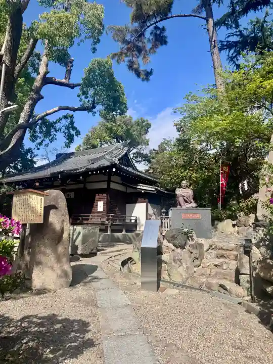 安居神社の{uncategorized: "未分類", other: "その他", undefined: "問題あり", building: "その他建物", grave: "お墓", sacred_gate: "鳥居", guardian: "狛犬", statue: "像", buddha: "仏像", history: "歴史", nature: "自然", garden: "庭園", animal: "動物", pagoda: "塔", temizu: "手水舎", mountain_gate: "山門・神門", sanctuary: "本殿・本堂", subordinate: "末社・摂社", art: "芸術", scenery: "景色", jizo: "地蔵", ema: "絵馬", goshuin: "御朱印", omikuji: "おみくじ", items: "授与品その他", amulet: "お守り", goshuincho: "御朱印帳", eats: "食事", festival: "お祭り", votive_dance: "神楽", shichigosan: "七五三参", wedding: "結婚式", experience: "体験その他", initially: "初詣", around: "周辺", anti_infection: "感染症対策"}