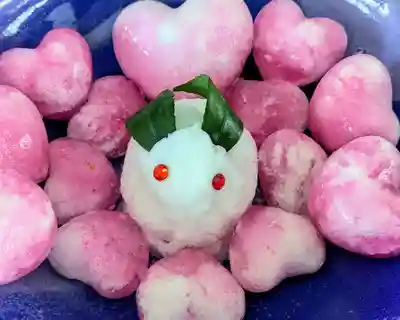 彌彦神社　(伊夜日子神社)の像