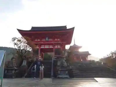 清水寺の山門・神門
