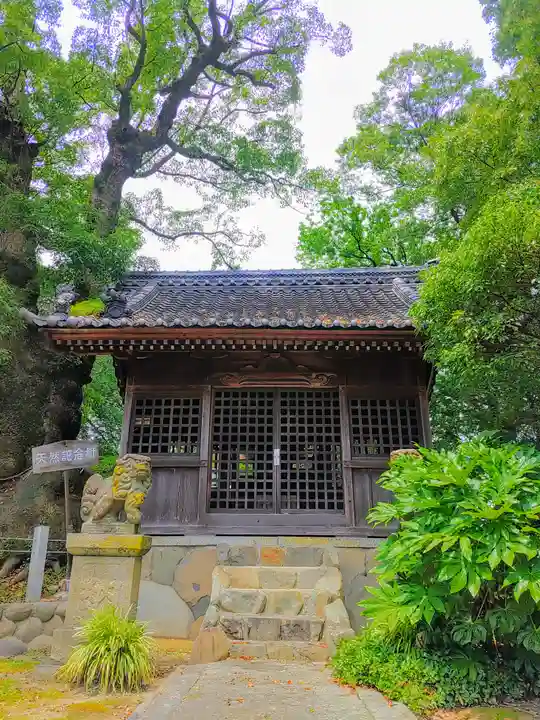 八幡社(西)の本殿・本堂