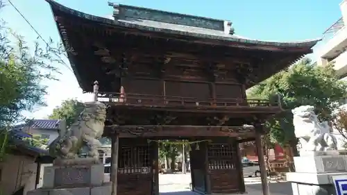 穴切大神社の山門・神門