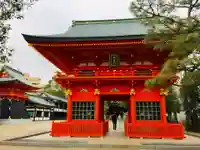 穴八幡宮の山門・神門