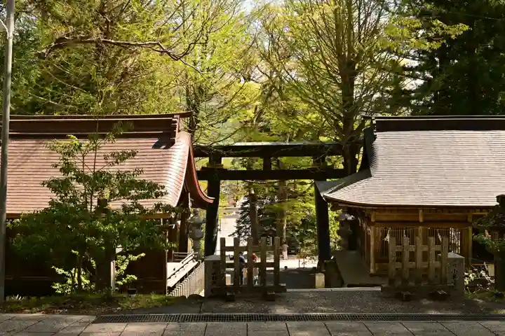 諏訪大社上社前宮(長野県)