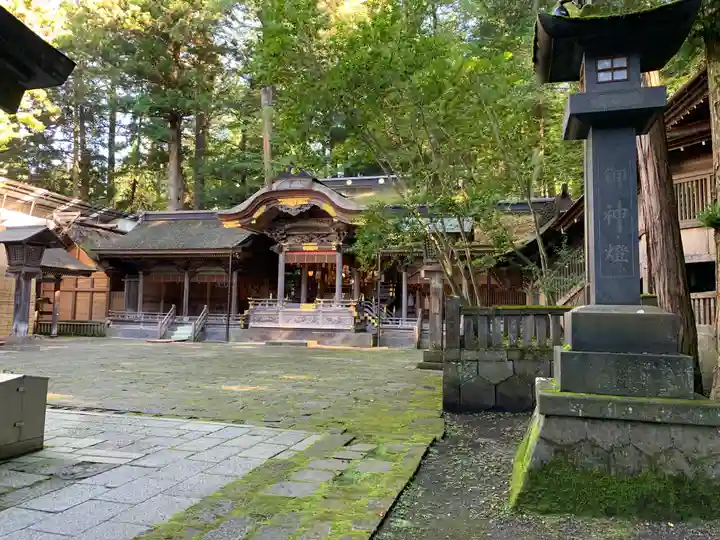 諏訪大社の本殿・本堂