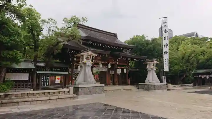 湊川神社の山門・神門
