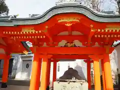 穴八幡宮の建物その他