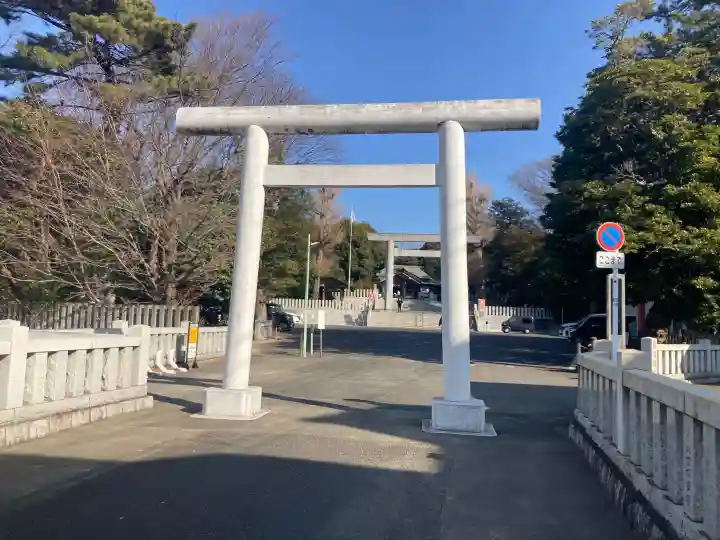 皇大神宮(烏森神社)の{uncategorized: "未分類", other: "その他", undefined: "問題あり", building: "その他建物", grave: "お墓", sacred_gate: "鳥居", guardian: "狛犬", statue: "像", buddha: "仏像", history: "歴史", nature: "自然", garden: "庭園", animal: "動物", pagoda: "塔", temizu: "手水舎", mountain_gate: "山門・神門", sanctuary: "本殿・本堂", subordinate: "末社・摂社", art: "芸術", scenery: "景色", jizo: "地蔵", ema: "絵馬", goshuin: "御朱印", omikuji: "おみくじ", items: "授与品その他", amulet: "お守り", goshuincho: "御朱印帳", eats: "食事", festival: "お祭り", votive_dance: "神楽", shichigosan: "七五三参", wedding: "結婚式", experience: "体験その他", initially: "初詣", around: "周辺", anti_infection: "感染症対策"}
