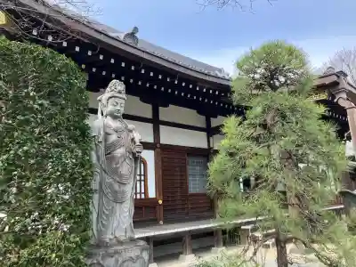 瑞雲寺の{uncategorized: "未分類", other: "その他", undefined: "問題あり", building: "その他建物", grave: "お墓", sacred_gate: "鳥居", guardian: "狛犬", statue: "像", buddha: "仏像", history: "歴史", nature: "自然", garden: "庭園", animal: "動物", pagoda: "塔", temizu: "手水舎", mountain_gate: "山門・神門", sanctuary: "本殿・本堂", subordinate: "末社・摂社", art: "芸術", scenery: "景色", jizo: "地蔵", ema: "絵馬", goshuin: "御朱印", omikuji: "おみくじ", items: "授与品その他", amulet: "お守り", goshuincho: "御朱印帳", eats: "食事", festival: "お祭り", votive_dance: "神楽", shichigosan: "七五三参", wedding: "結婚式", experience: "体験その他", initially: "初詣", around: "周辺", anti_infection: "感染症対策"}