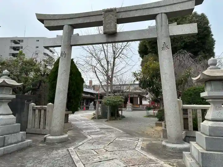 八坂神社(上のやさかさん)の{uncategorized: "未分類", other: "その他", undefined: "問題あり", building: "その他建物", grave: "お墓", sacred_gate: "鳥居", guardian: "狛犬", statue: "像", buddha: "仏像", history: "歴史", nature: "自然", garden: "庭園", animal: "動物", pagoda: "塔", temizu: "手水舎", mountain_gate: "山門・神門", sanctuary: "本殿・本堂", subordinate: "末社・摂社", art: "芸術", scenery: "景色", jizo: "地蔵", ema: "絵馬", goshuin: "御朱印", omikuji: "おみくじ", items: "授与品その他", amulet: "お守り", goshuincho: "御朱印帳", eats: "食事", festival: "お祭り", votive_dance: "神楽", shichigosan: "七五三参", wedding: "結婚式", experience: "体験その他", initially: "初詣", around: "周辺", anti_infection: "感染症対策"}