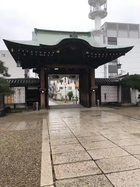 射楯兵主神社の山門・神門