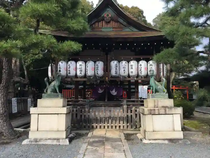 満足稲荷神社の本殿・本堂