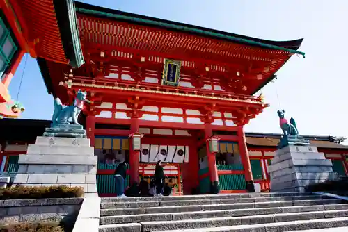 伏見稲荷大社の山門・神門
