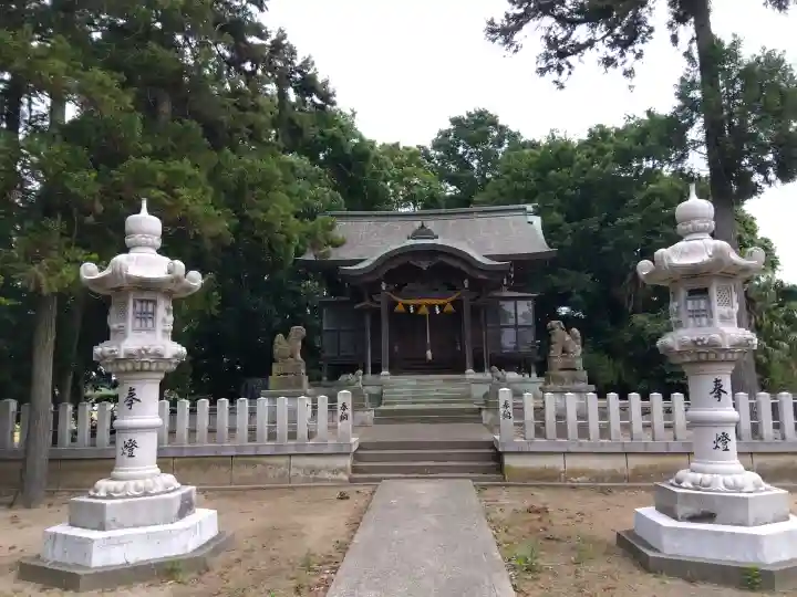 神明神社の{uncategorized: "未分類", other: "その他", undefined: "問題あり", building: "その他建物", grave: "お墓", sacred_gate: "鳥居", guardian: "狛犬", statue: "像", buddha: "仏像", history: "歴史", nature: "自然", garden: "庭園", animal: "動物", pagoda: "塔", temizu: "手水舎", mountain_gate: "山門・神門", sanctuary: "本殿・本堂", subordinate: "末社・摂社", art: "芸術", scenery: "景色", jizo: "地蔵", ema: "絵馬", goshuin: "御朱印", omikuji: "おみくじ", items: "授与品その他", amulet: "お守り", goshuincho: "御朱印帳", eats: "食事", festival: "お祭り", votive_dance: "神楽", shichigosan: "七五三参", wedding: "結婚式", experience: "体験その他", initially: "初詣", around: "周辺", anti_infection: "感染症対策"}