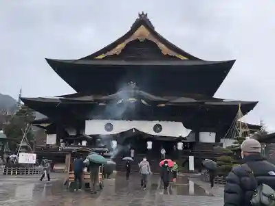 善光寺の本殿・本堂