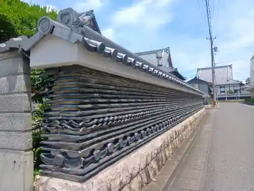 満福寺の{uncategorized: "未分類", other: "その他", undefined: "問題あり", building: "その他建物", grave: "お墓", sacred_gate: "鳥居", guardian: "狛犬", statue: "像", buddha: "仏像", history: "歴史", nature: "自然", garden: "庭園", animal: "動物", pagoda: "塔", temizu: "手水舎", mountain_gate: "山門・神門", sanctuary: "本殿・本堂", subordinate: "末社・摂社", art: "芸術", scenery: "景色", jizo: "地蔵", ema: "絵馬", goshuin: "御朱印", omikuji: "おみくじ", items: "授与品その他", amulet: "お守り", goshuincho: "御朱印帳", eats: "食事", festival: "お祭り", votive_dance: "神楽", shichigosan: "七五三参", wedding: "結婚式", experience: "体験その他", initially: "初詣", around: "周辺", anti_infection: "感染症対策"}