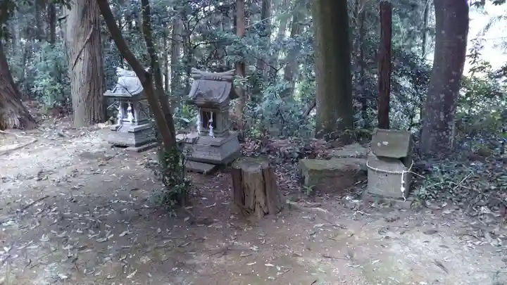 諏訪見目神社の末社・摂社