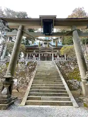 玉置神社の{uncategorized: "未分類", other: "その他", undefined: "問題あり", building: "その他建物", grave: "お墓", sacred_gate: "鳥居", guardian: "狛犬", statue: "像", buddha: "仏像", history: "歴史", nature: "自然", garden: "庭園", animal: "動物", pagoda: "塔", temizu: "手水舎", mountain_gate: "山門・神門", sanctuary: "本殿・本堂", subordinate: "末社・摂社", art: "芸術", scenery: "景色", jizo: "地蔵", ema: "絵馬", goshuin: "御朱印", omikuji: "おみくじ", items: "授与品その他", amulet: "お守り", goshuincho: "御朱印帳", eats: "食事", festival: "お祭り", votive_dance: "神楽", shichigosan: "七五三参", wedding: "結婚式", experience: "体験その他", initially: "初詣", around: "周辺", anti_infection: "感染症対策"}