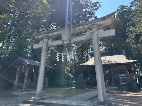 小林瀧尾神社の{uncategorized: "未分類", other: "その他", undefined: "問題あり", building: "その他建物", grave: "お墓", sacred_gate: "鳥居", guardian: "狛犬", statue: "像", buddha: "仏像", history: "歴史", nature: "自然", garden: "庭園", animal: "動物", pagoda: "塔", temizu: "手水舎", mountain_gate: "山門・神門", sanctuary: "本殿・本堂", subordinate: "末社・摂社", art: "芸術", scenery: "景色", jizo: "地蔵", ema: "絵馬", goshuin: "御朱印", omikuji: "おみくじ", items: "授与品その他", amulet: "お守り", goshuincho: "御朱印帳", eats: "食事", festival: "お祭り", votive_dance: "神楽", shichigosan: "七五三参", wedding: "結婚式", experience: "体験その他", initially: "初詣", around: "周辺", anti_infection: "感染症対策"}