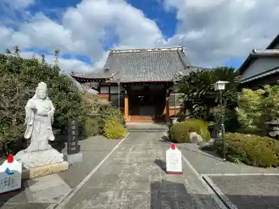 宗林寺の{uncategorized: "未分類", other: "その他", undefined: "問題あり", building: "その他建物", grave: "お墓", sacred_gate: "鳥居", guardian: "狛犬", statue: "像", buddha: "仏像", history: "歴史", nature: "自然", garden: "庭園", animal: "動物", pagoda: "塔", temizu: "手水舎", mountain_gate: "山門・神門", sanctuary: "本殿・本堂", subordinate: "末社・摂社", art: "芸術", scenery: "景色", jizo: "地蔵", ema: "絵馬", goshuin: "御朱印", omikuji: "おみくじ", items: "授与品その他", amulet: "お守り", goshuincho: "御朱印帳", eats: "食事", festival: "お祭り", votive_dance: "神楽", shichigosan: "七五三参", wedding: "結婚式", experience: "体験その他", initially: "初詣", around: "周辺", anti_infection: "感染症対策"}