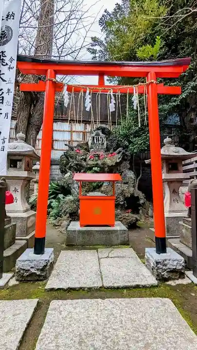 飛木稲荷神社の鳥居