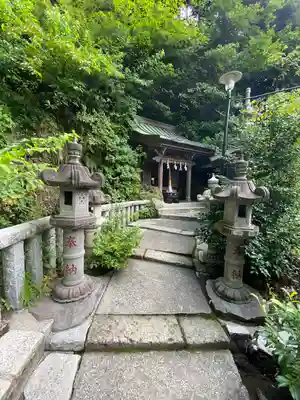 銭洗弁財天宇賀福神社(神奈川県)