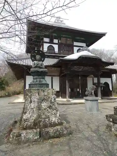 成身院　百体観音堂（さざえ堂）(埼玉県)