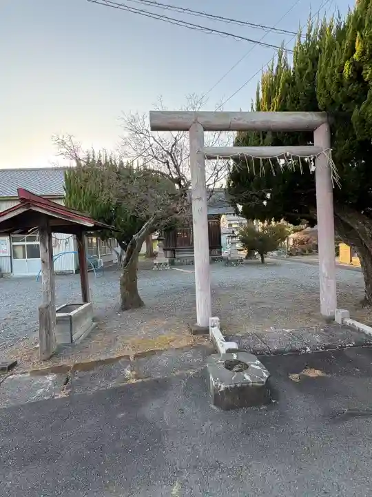 太神宮の{uncategorized: "未分類", other: "その他", undefined: "問題あり", building: "その他建物", grave: "お墓", sacred_gate: "鳥居", guardian: "狛犬", statue: "像", buddha: "仏像", history: "歴史", nature: "自然", garden: "庭園", animal: "動物", pagoda: "塔", temizu: "手水舎", mountain_gate: "山門・神門", sanctuary: "本殿・本堂", subordinate: "末社・摂社", art: "芸術", scenery: "景色", jizo: "地蔵", ema: "絵馬", goshuin: "御朱印", omikuji: "おみくじ", items: "授与品その他", amulet: "お守り", goshuincho: "御朱印帳", eats: "食事", festival: "お祭り", votive_dance: "神楽", shichigosan: "七五三参", wedding: "結婚式", experience: "体験その他", initially: "初詣", around: "周辺", anti_infection: "感染症対策"}