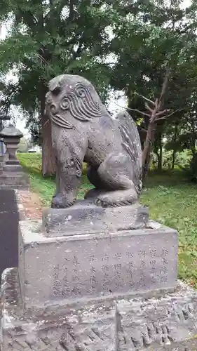 東神社の狛犬