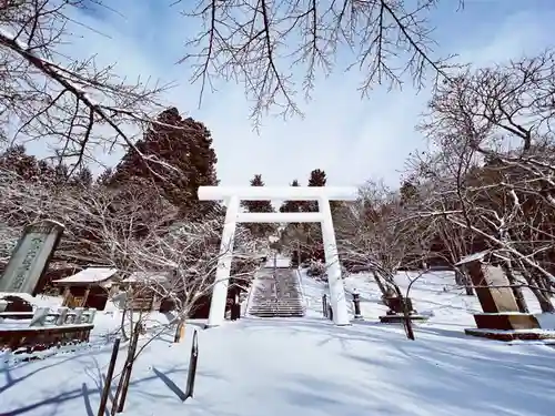 土津神社｜こどもと出世の神さまの鳥居