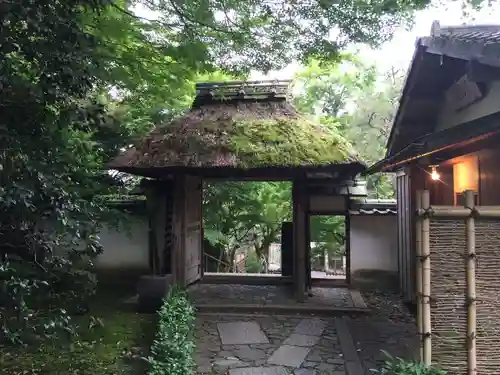 安楽寺の山門