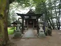 三居稲荷神社の本殿・本堂