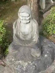 玉寳寺の像